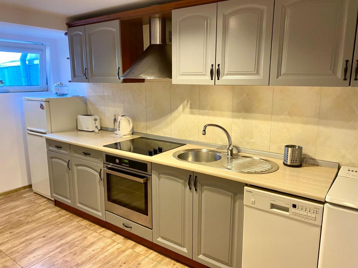 Old Town Apartment *